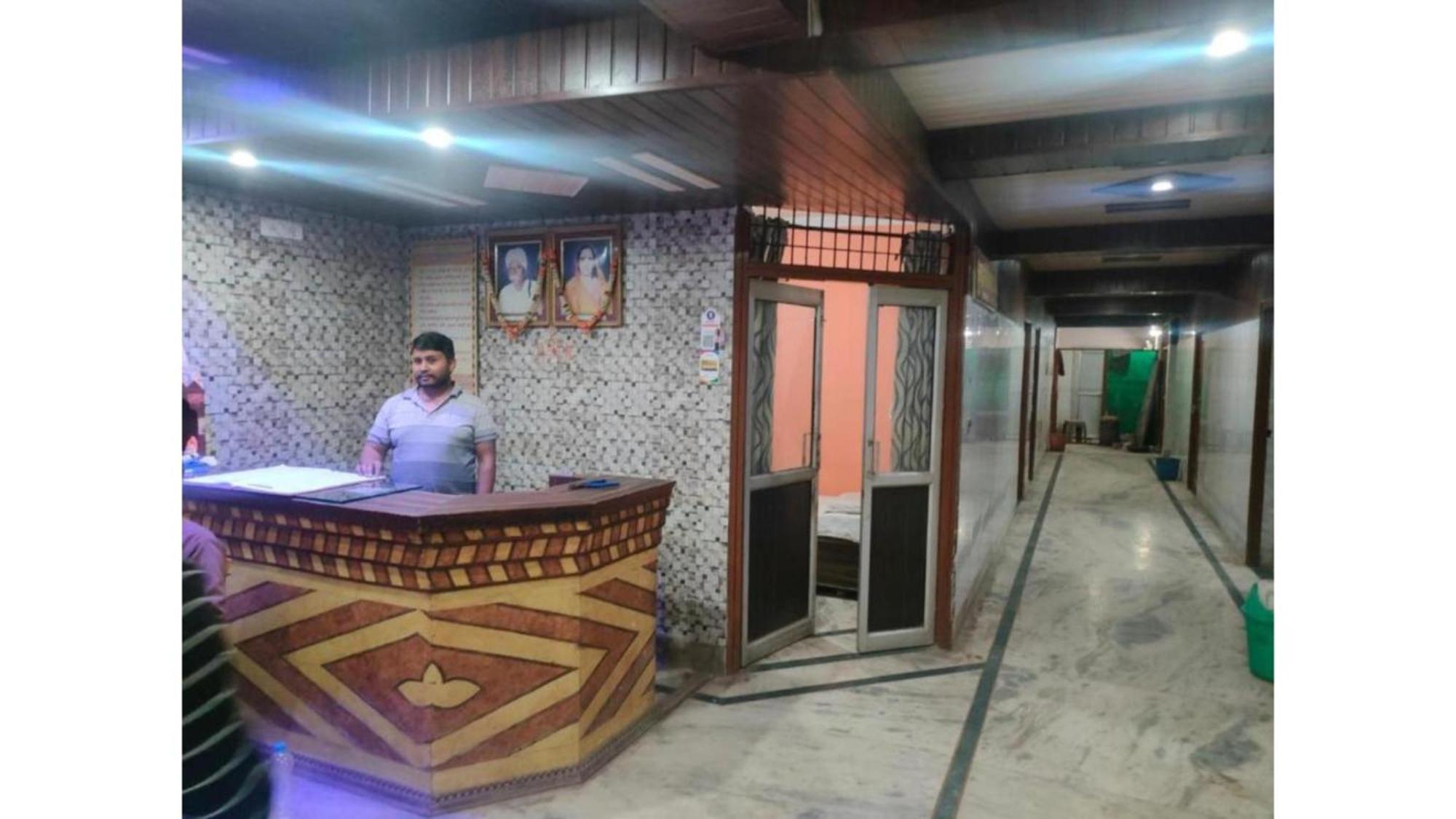 Subhadra Guest House 马图拉 外观 照片