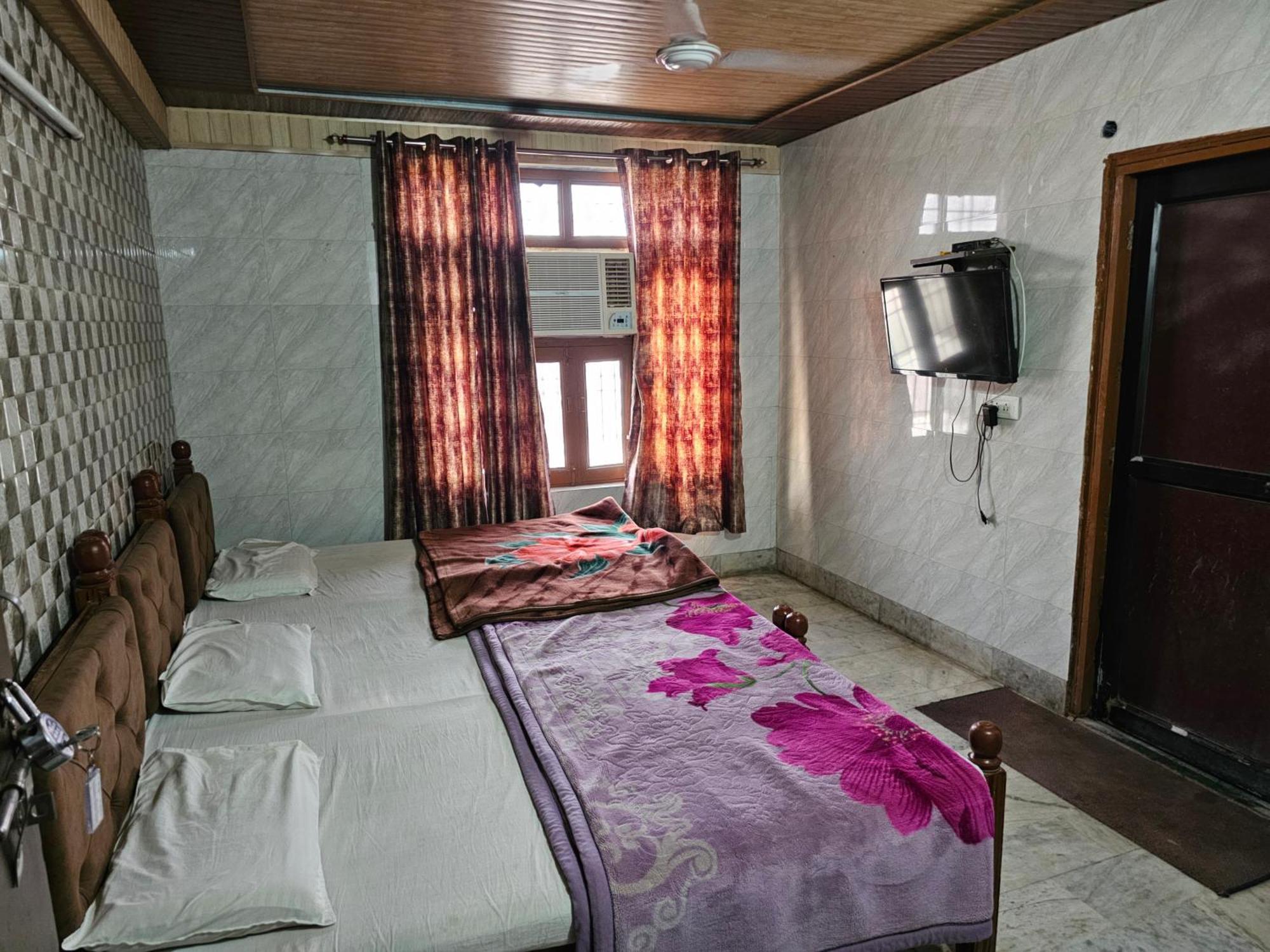 Subhadra Guest House 马图拉 客房 照片