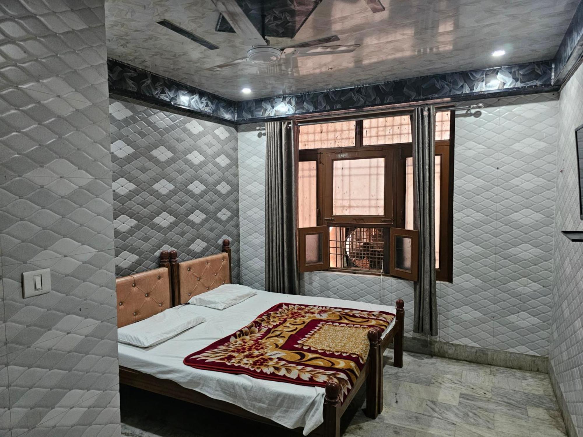Subhadra Guest House 马图拉 客房 照片