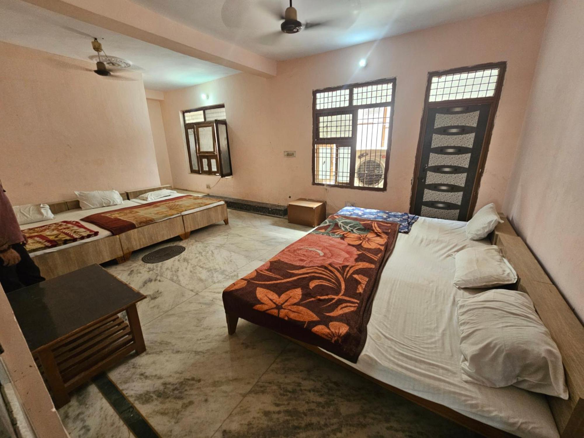 Subhadra Guest House 马图拉 客房 照片