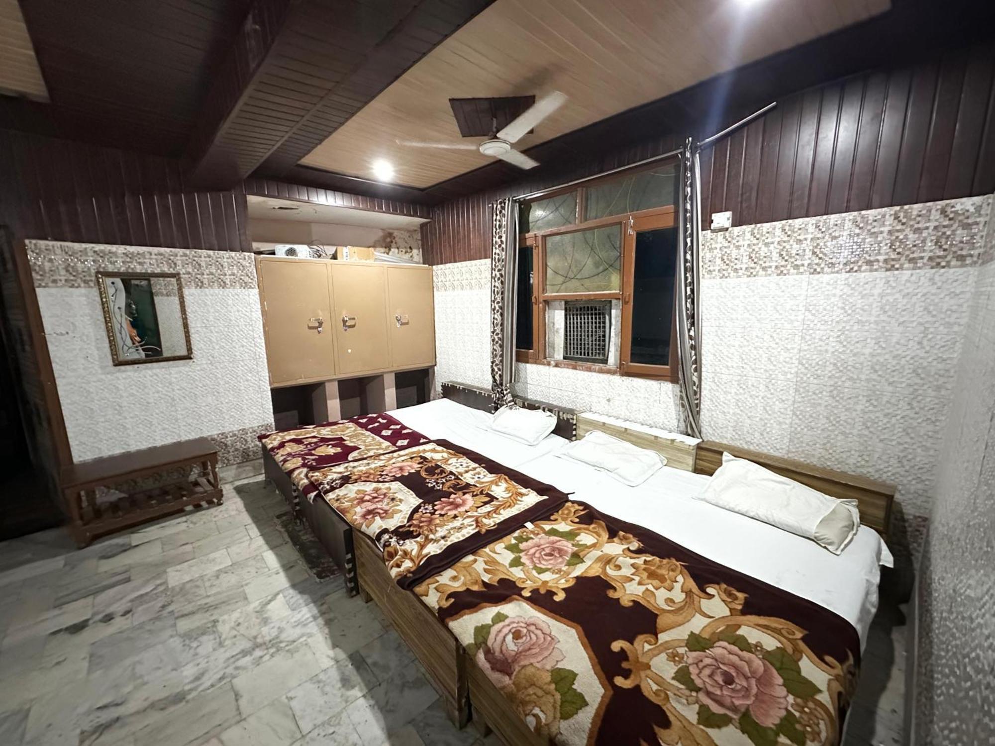 Subhadra Guest House 马图拉 外观 照片